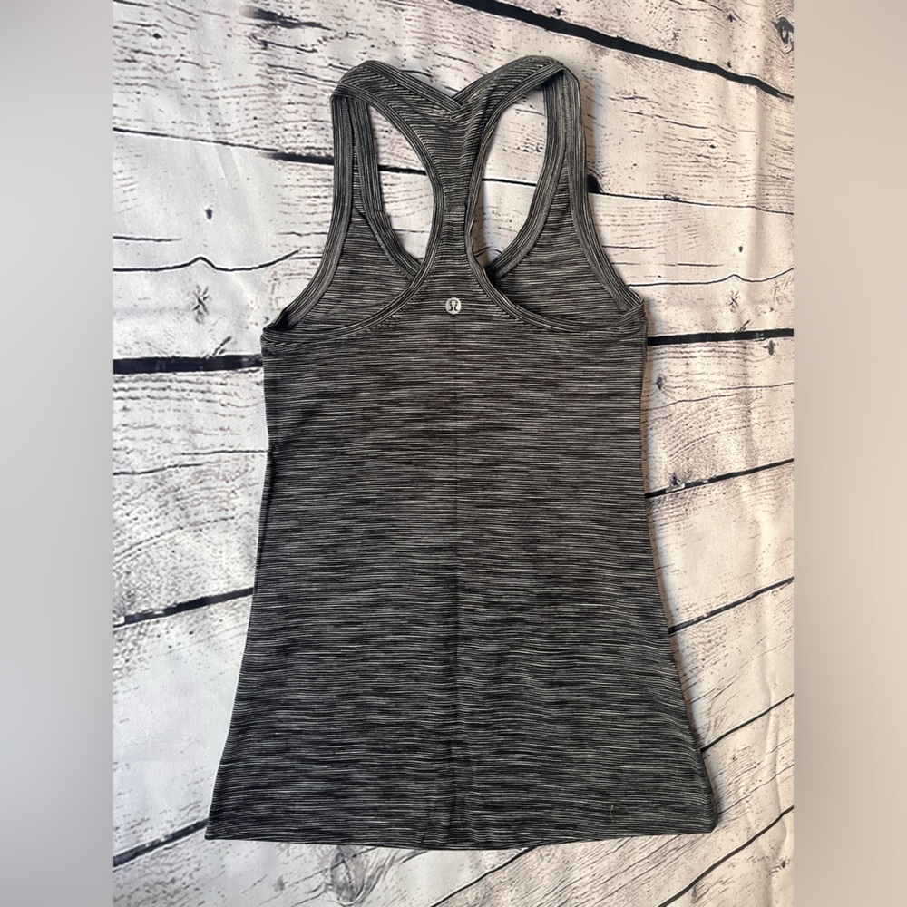 Lululemon Razor Back Tank Size 4 - Picture 2 of 4